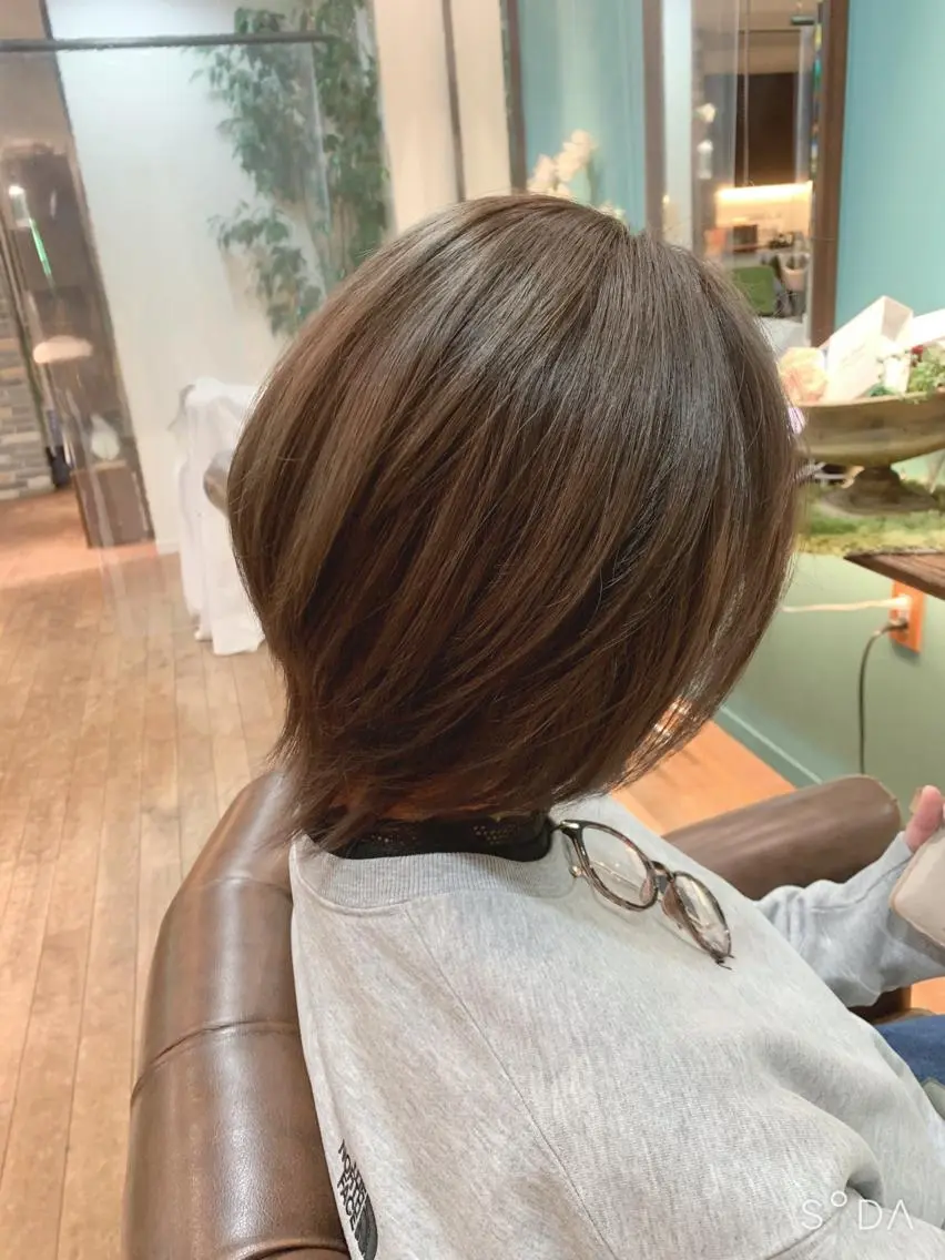 ミディアム カラー ベージュカラー ミルクティーベージュ カット特化美容師 齋藤桐のヘアスタイル