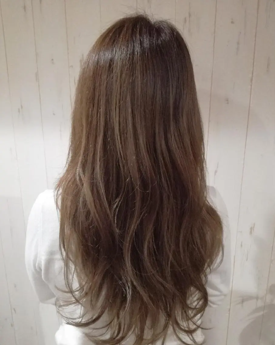 カラー ロング ベージュカラー 西川 敏夫のヘアスタイル