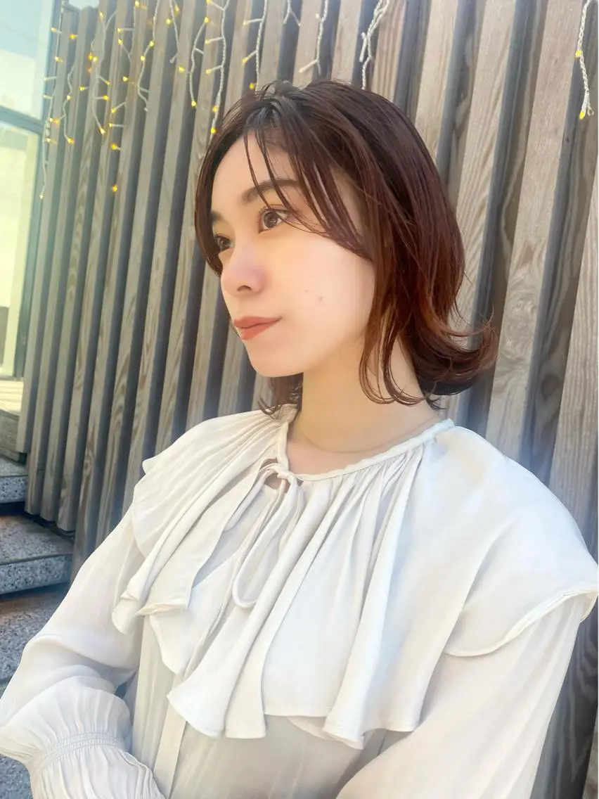 ミディアム レイヤーカット 外ハネヘア カット ヘアカラー トリートメント ヘアセット ✨似合わせカラー 阿部賢✨のヘアスタイル