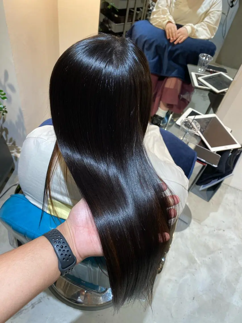 ロング 必ず笑顔で帰っていた だきます!安田祐貴のヘアスタイル