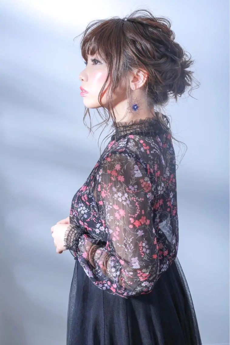 ロング カラー ヘアアレンジ 伊藤 裕貴のヘアスタイル