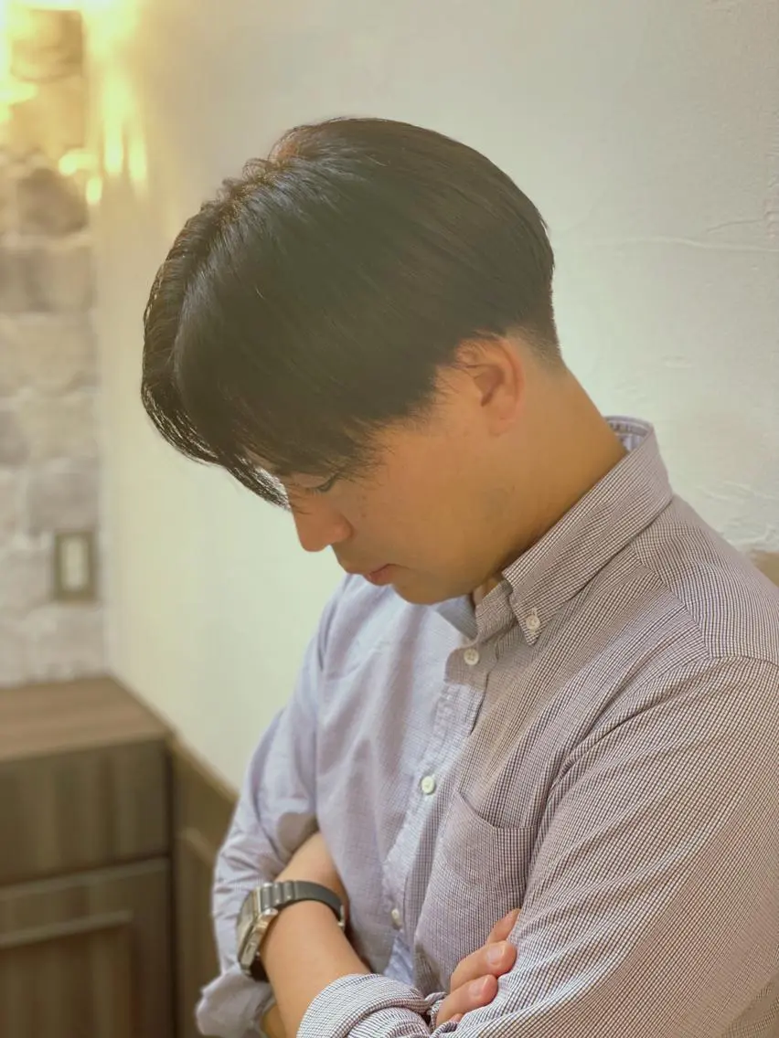 メンズ センターパート マッシュ 佐藤 輪喜広のヘアスタイル