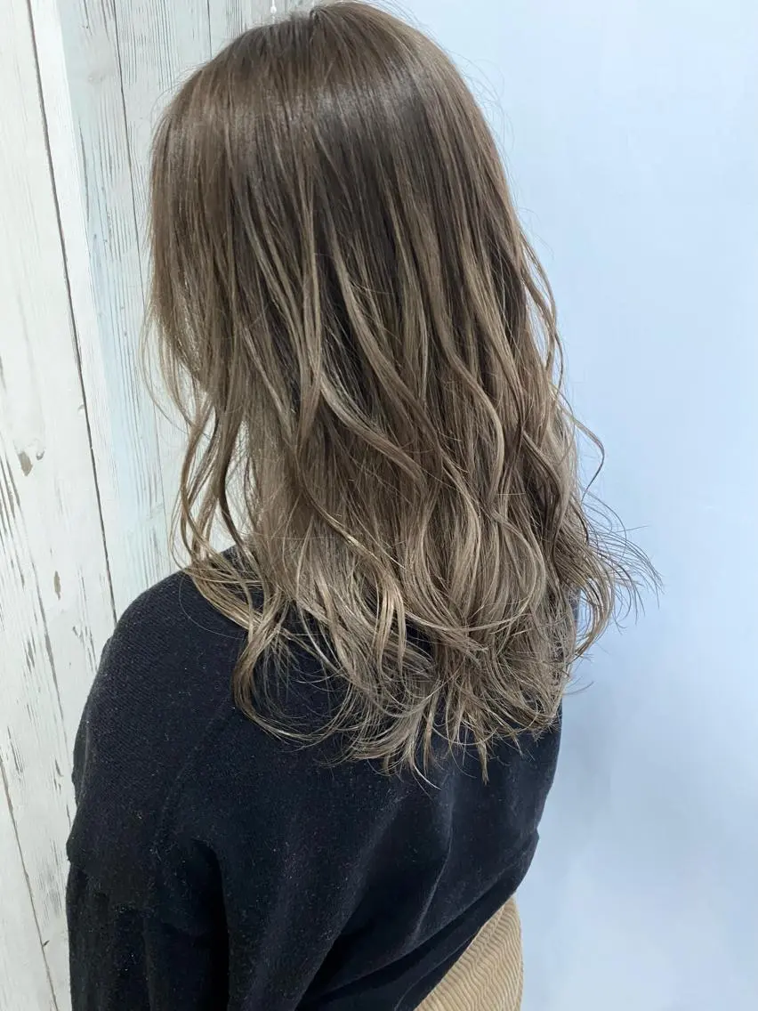 セミロング カラー ヘアアレンジ ネイル マツエク・マツパ アディクシーカラー ブリーチ 透明感カラー エドルカラー ハイライトカラー 夜23時まで予約🉑 reverieあきらのヘアスタイル