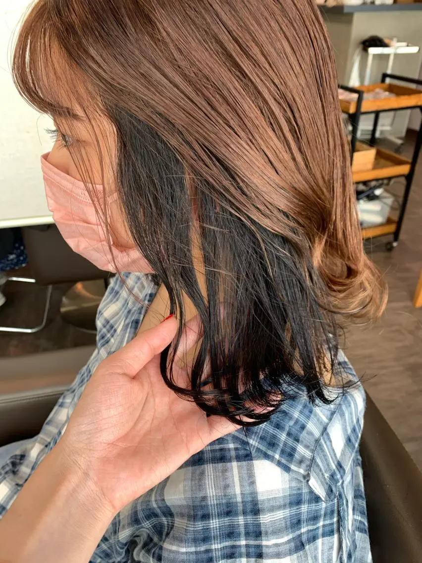 ミディアム カラー ヘアアレンジ サナ🌱 切りっぱなしボブのヘアスタイル