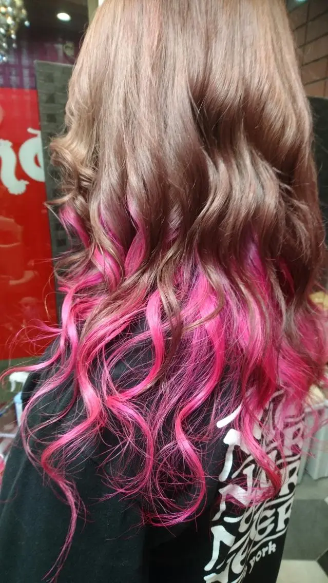 ロング カラー ダブルカラー ピンクカラー トリートメント 横山 千春のヘアスタイル