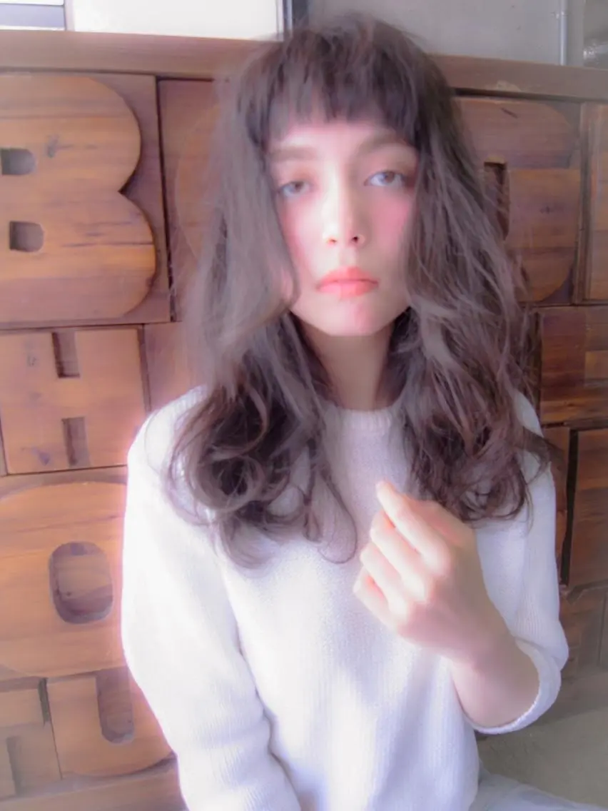 ロング カラー アッシュ ハイライトカラー ハイライト ロング オン眉 北條 優輝のヘアスタイル