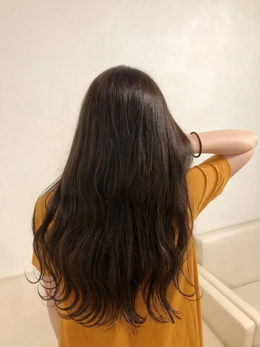 ロング カラー グレージュ ヘアカラー トリートメント 石井 佑樹のヘアスタイル