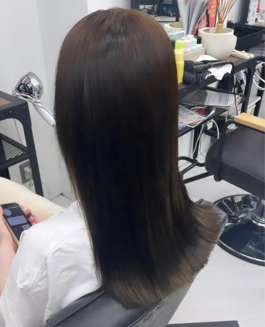 ロング カラー パーマ ヘアアレンジ メンズ キッズ ネイル マツエク・マツパ アイブロウ レイヤーカット トリートメント mona/ ストレートスタイル✨のヘアスタイル