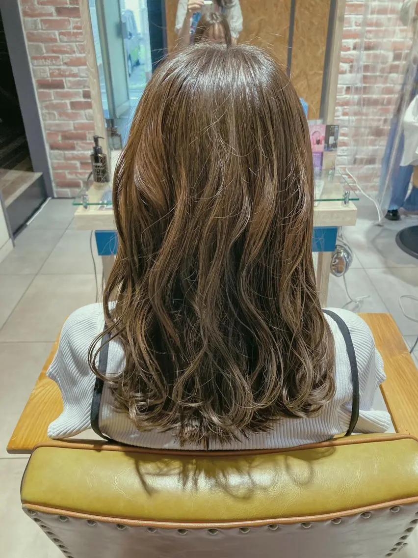セミロング カラー ベージュカラー 透明感カラー オリーブベージュ 🫧透明感イルミナ カラー🫧三浦菜々子のヘアスタイル