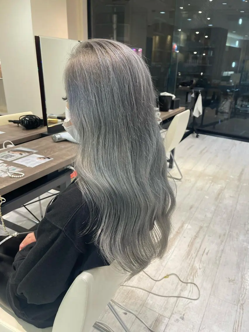 ロング カラー デザインカラー、艶髪 大塚 耕平のヘアスタイル