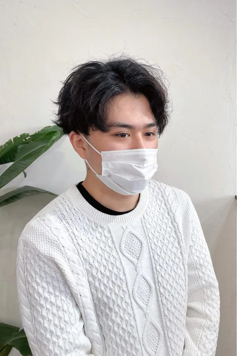 ショート メンズ センターパート マッシュ くせ毛 かんばら りょーいのヘアスタイル