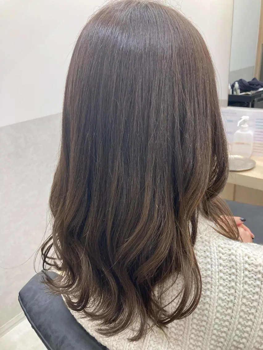 セミロング カット 田中 絵理のヘアスタイル