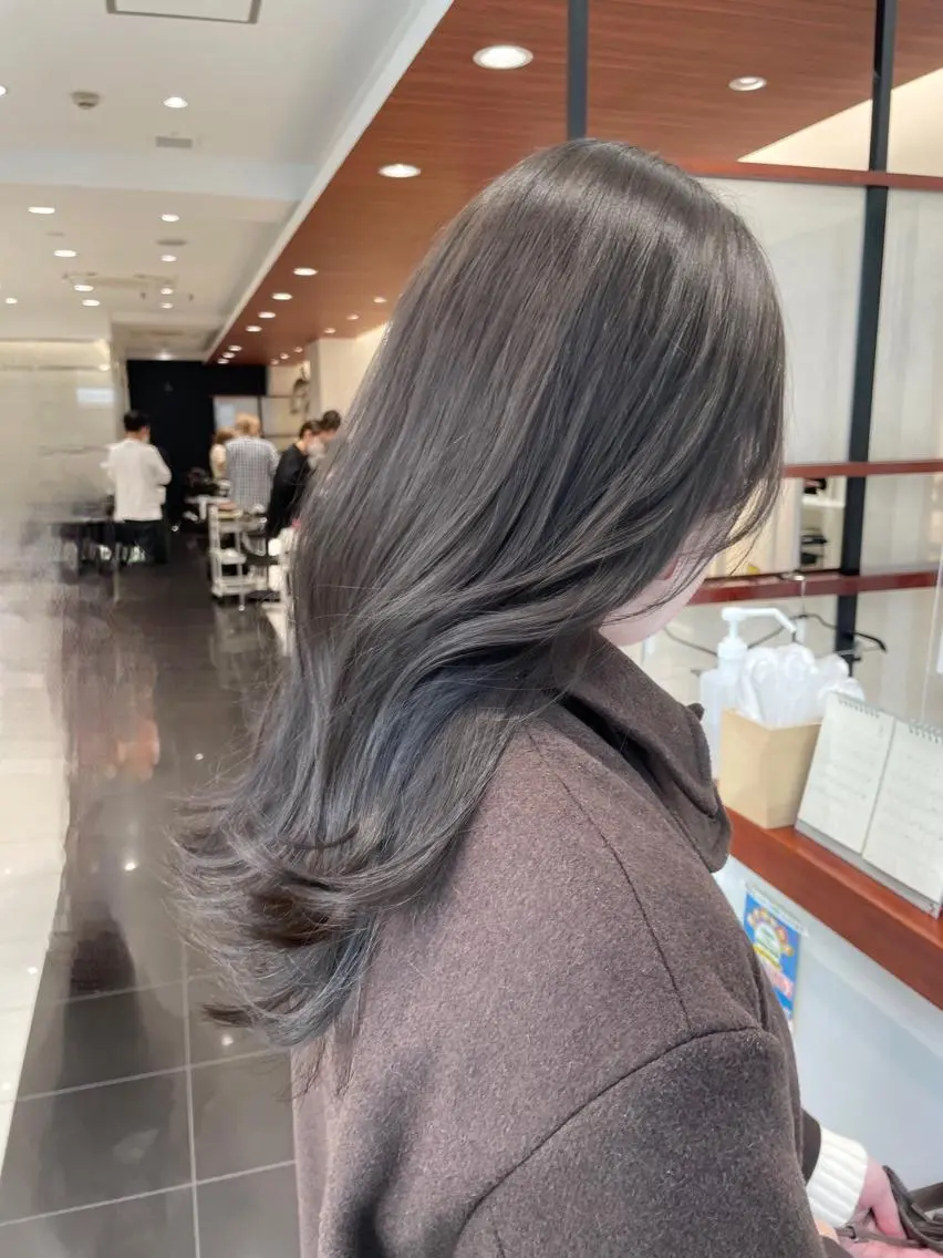 セミロング カラー グレージュ BiBi 武田 あやのヘアスタイル