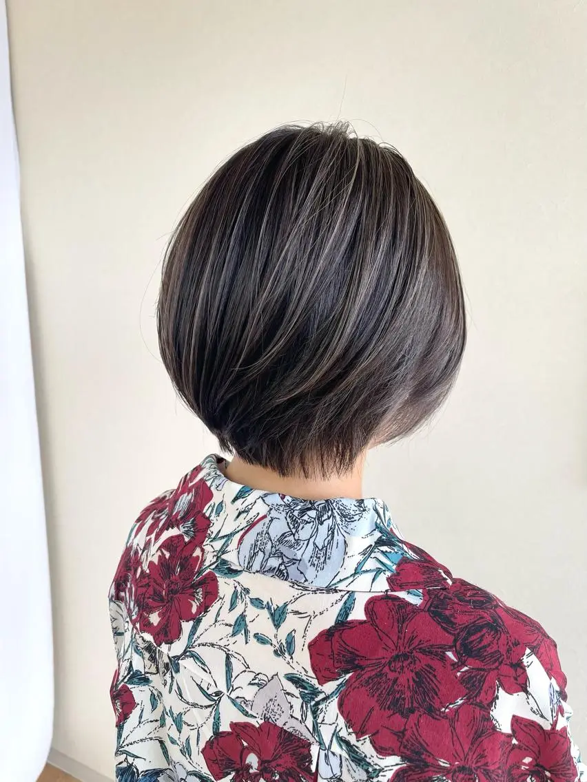 ショート カラー グレージュ ハイライトカラー ハイライト ハイライトカラー✨ グレージュ✨鎌倉光洋のヘアスタイル