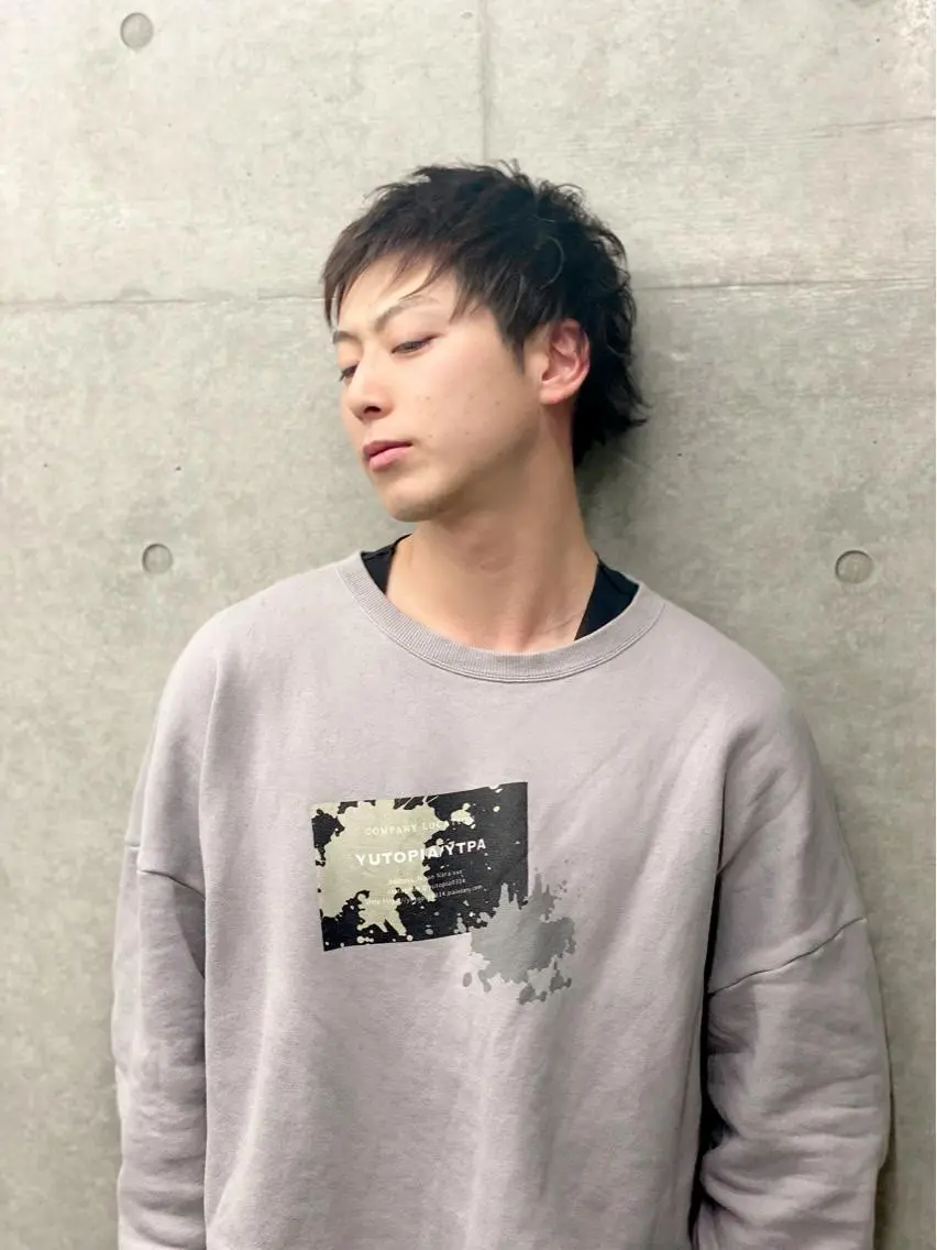 ショート メンズ メンズバレイヤージュ センターパート メンズハイライト メンズインナーカラー マッシュ 原宿アンリ 山下卓也のヘアスタイル