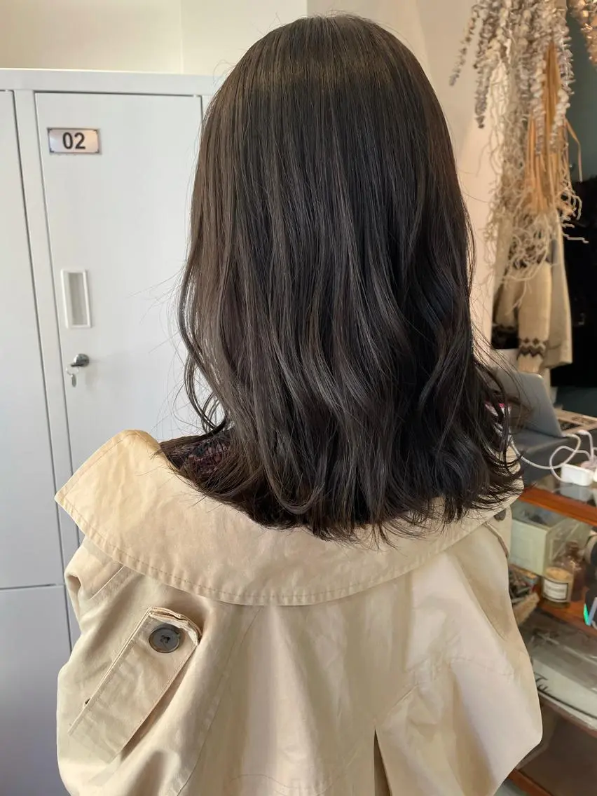 ミディアム カラー アッシュ 黒髪 透明感カラー オリーブアッシュ 中目黒🌼 🌼ハナのヘアスタイル