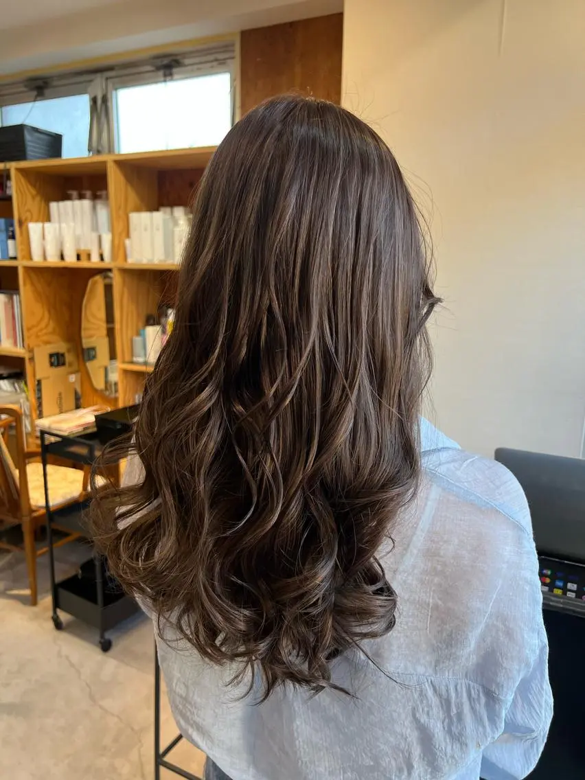 ロング カラー moe .のヘアスタイル
