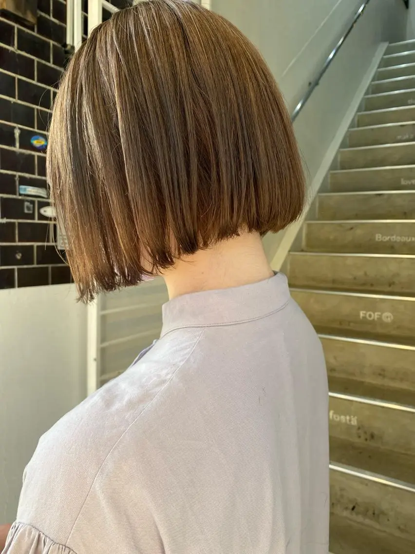 ショート カラー カット 縮毛矯正 ツキノキ ミナのヘアスタイル