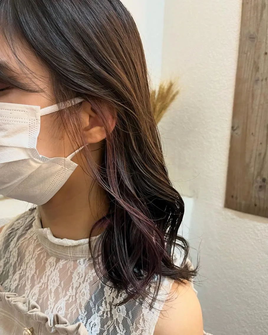 ミディアム カラー ブリーチ インナーカラー ブリーチなしカラー ピンクカラー cana 札幌レイヤースタイルのヘアスタイル
