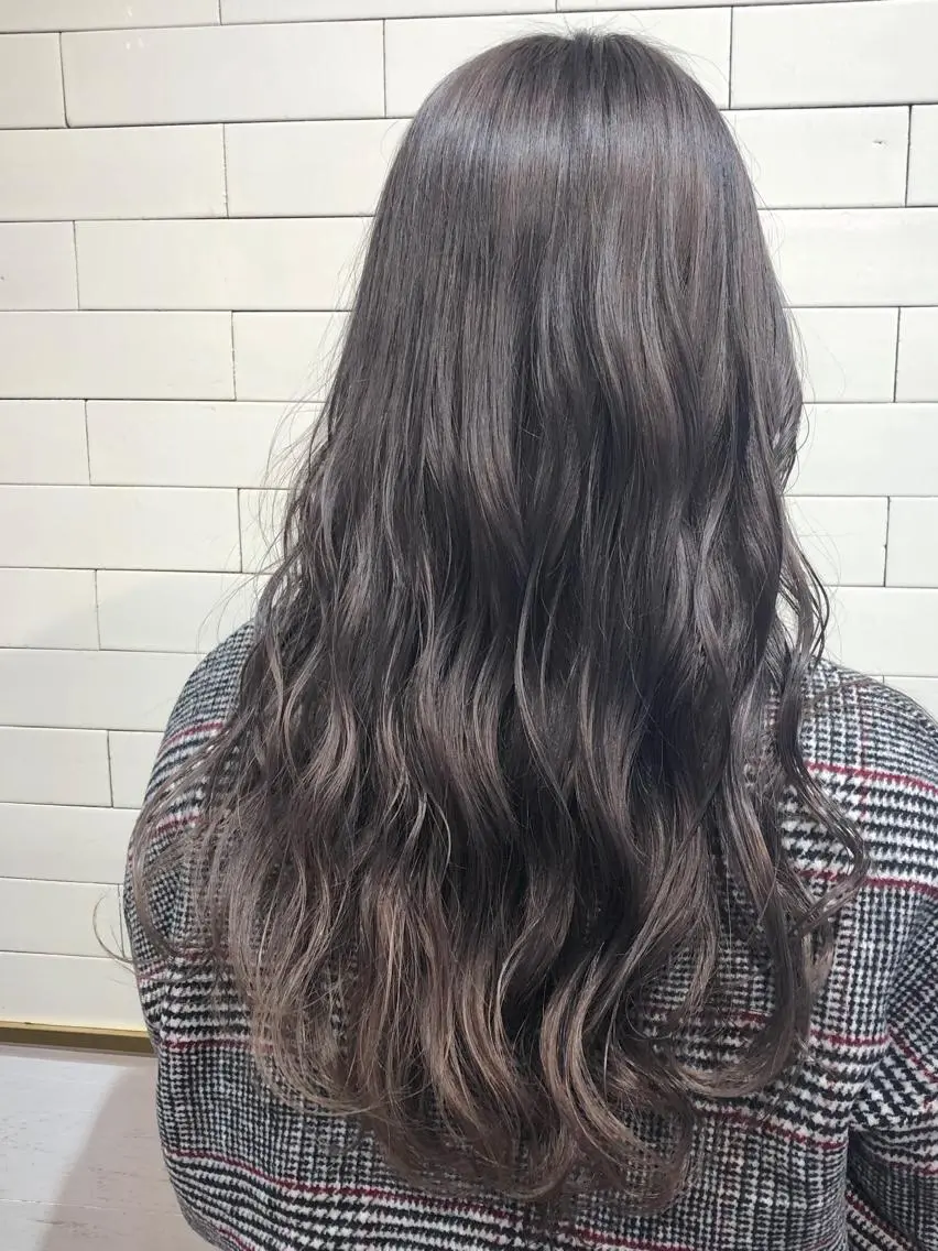 ロング カラー グレージュ 髪質改善⌇透明感 カラー⌇川上葵のヘアスタイル