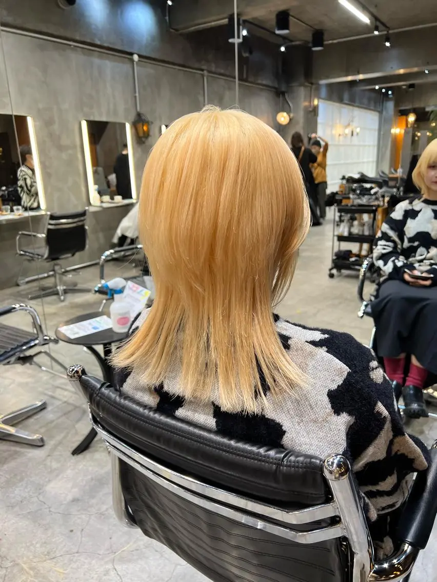 ミディアム カラー カット ヘアカラー 圧倒的デザイン力 店長🎨RENAのヘアスタイル