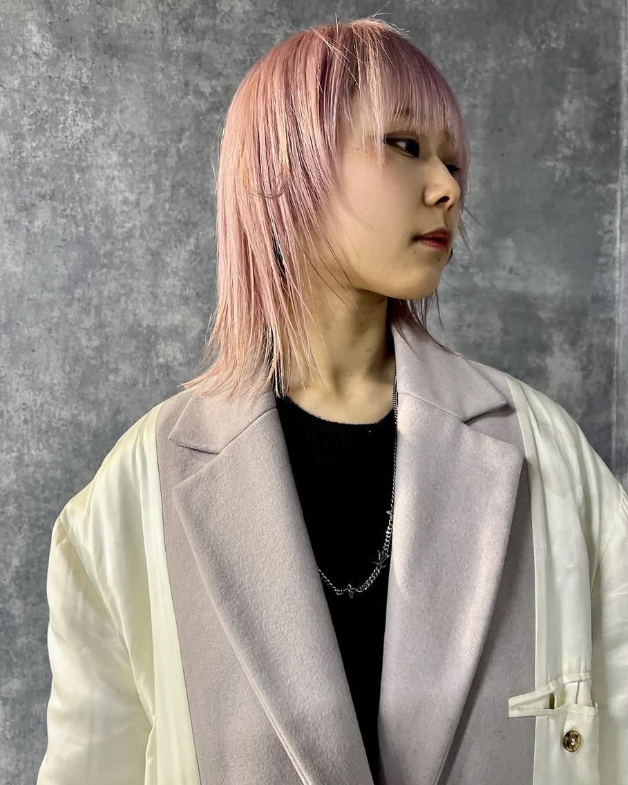 ミディアム カラー レイヤーカット ウルフカット ウルフ/レイヤー /ブリーチ/心斎橋のヘアスタイル