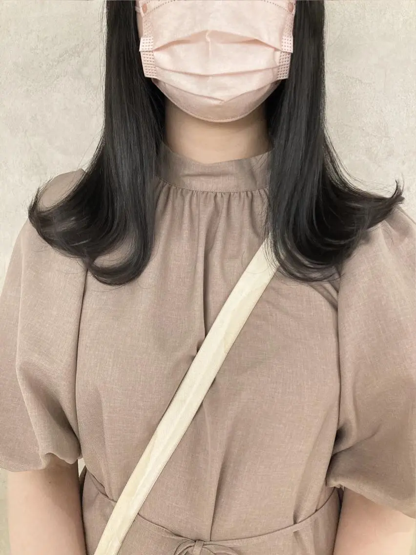セミロング カラー グレージュ カット ヘアカラー トリートメント ヘッドスパ スキバサミを使わない カット🌼唯🌼のヘアスタイル