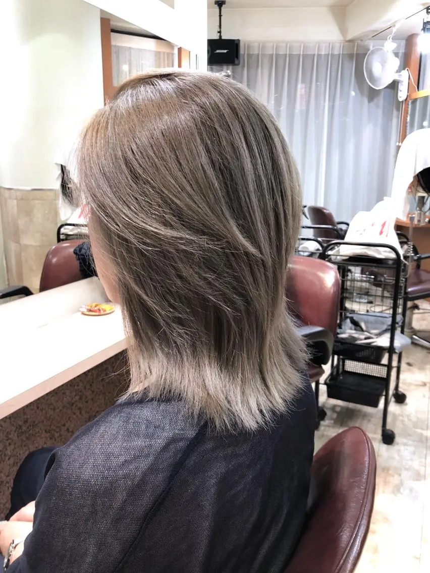 ミディアム カラー ブリーチ ケアブリーチ 100%髪質改善特化 TRUNSのヘアスタイル