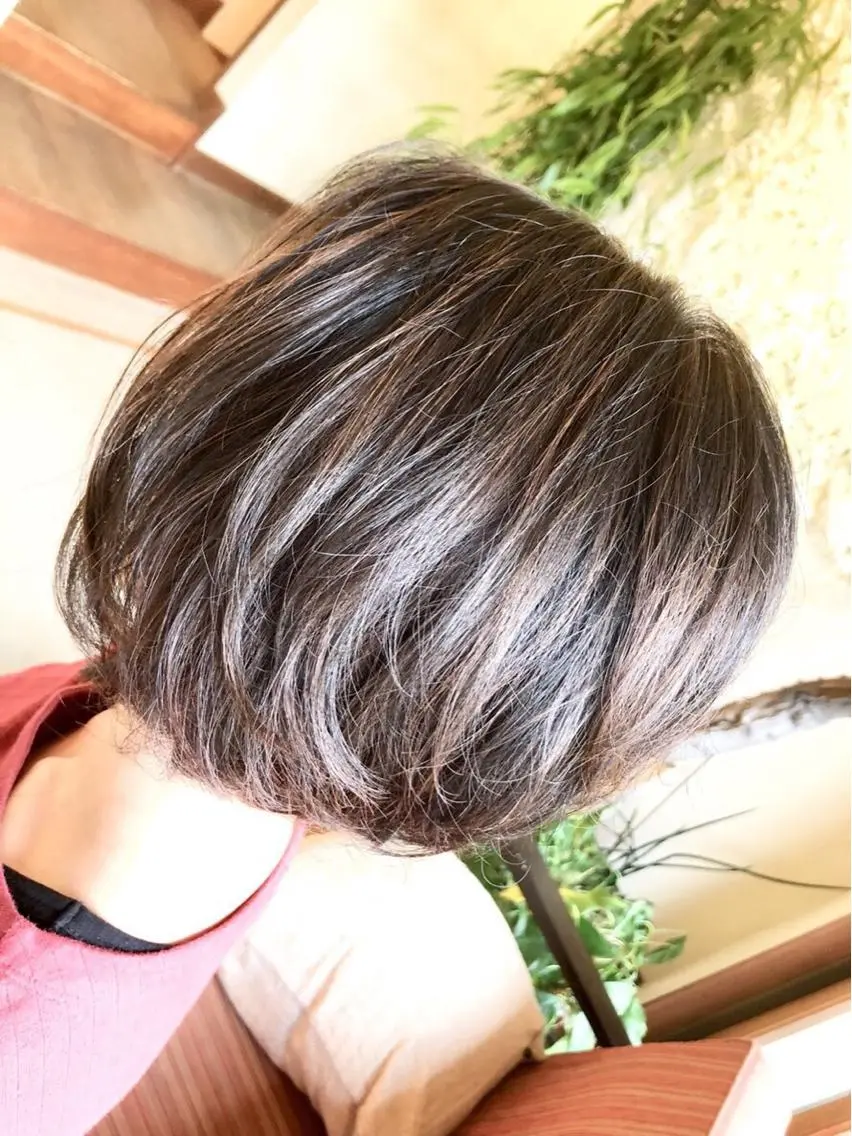 ミディアム ハイライト chill out 南塚口本店のヘアスタイル