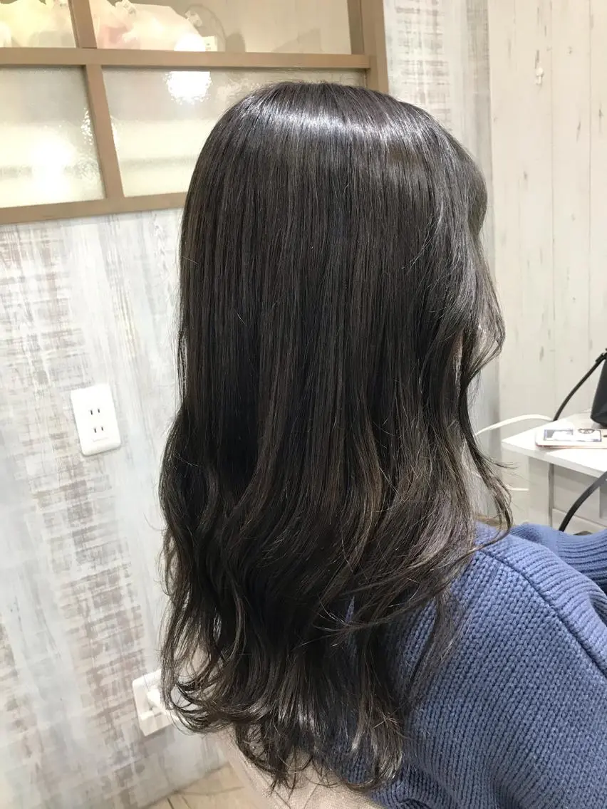 ロング ネモトメイナ🌿 今月末で退職しますのヘアスタイル