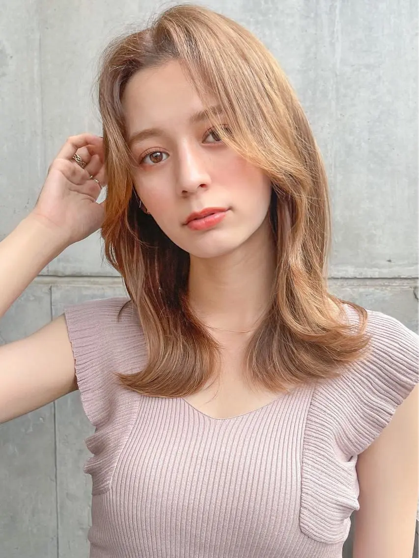 ミディアム 韓国風ヘア レイヤーカット 小山 悠のヘアスタイル