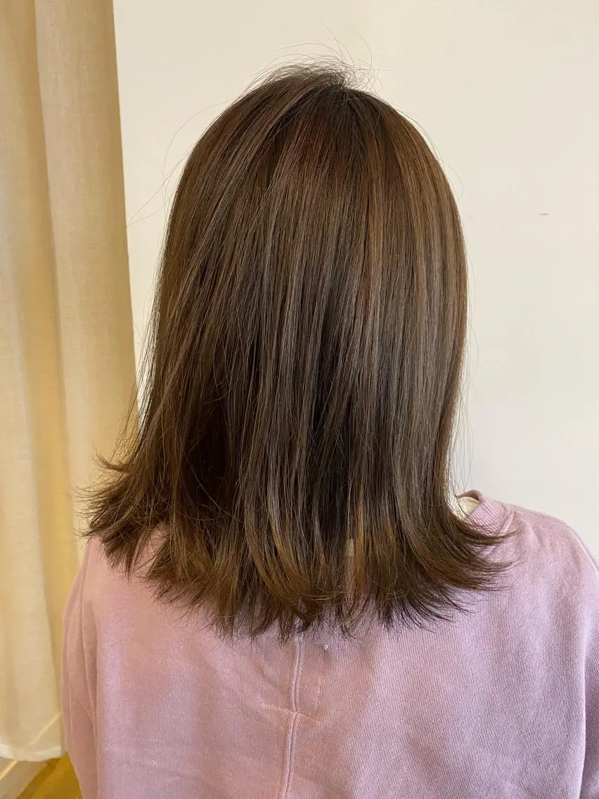 ミディアム カラー ベージュカラー 外ハネヘア デザインカラー🌈 高木リョウのヘアスタイル