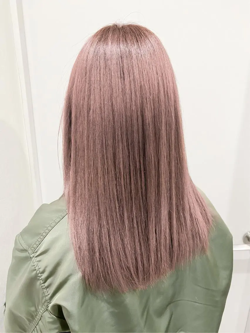 カラー SHIN/レイヤー カット×クロスパーマのヘアスタイル