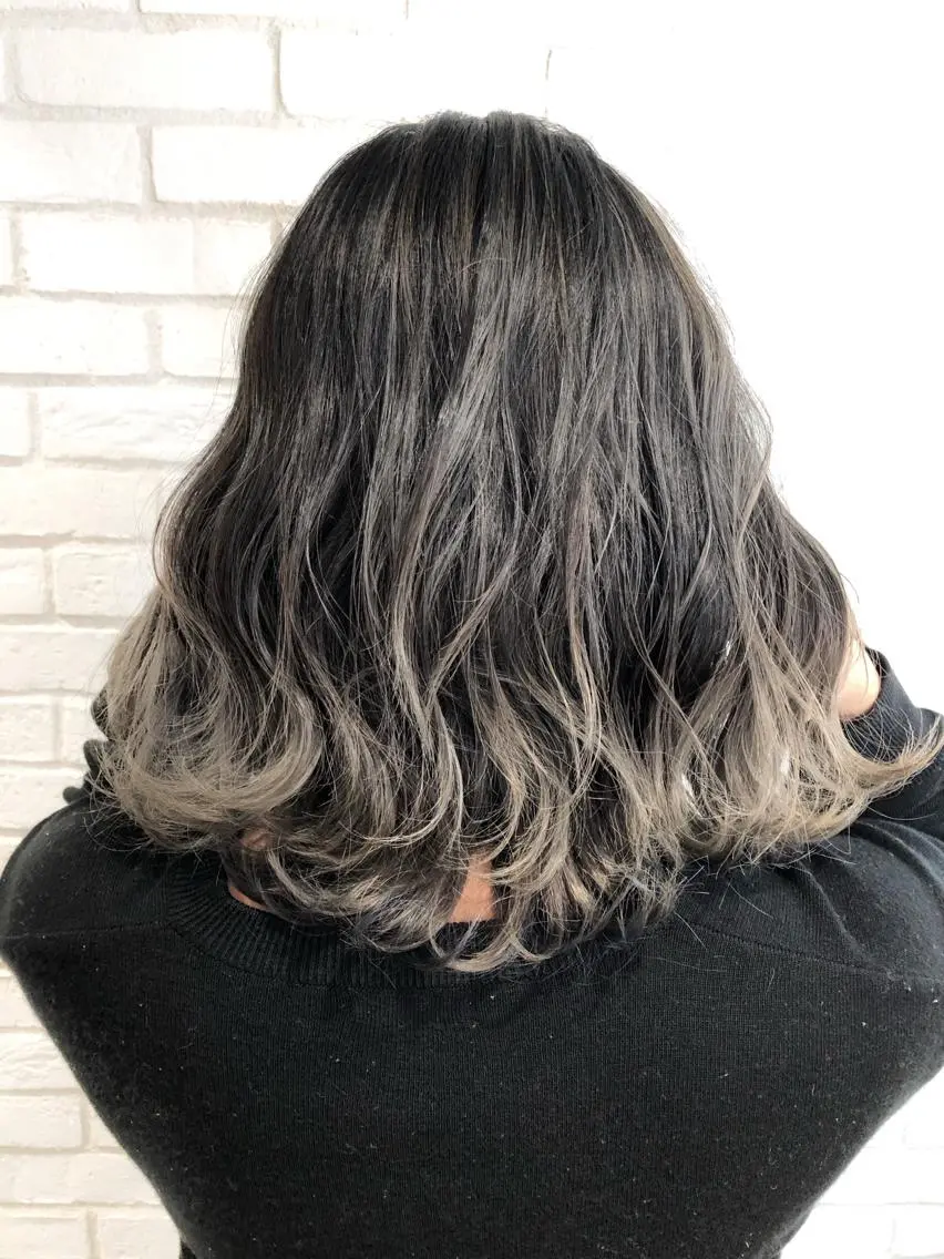 ショート カラー 小島 侑衣のヘアスタイル