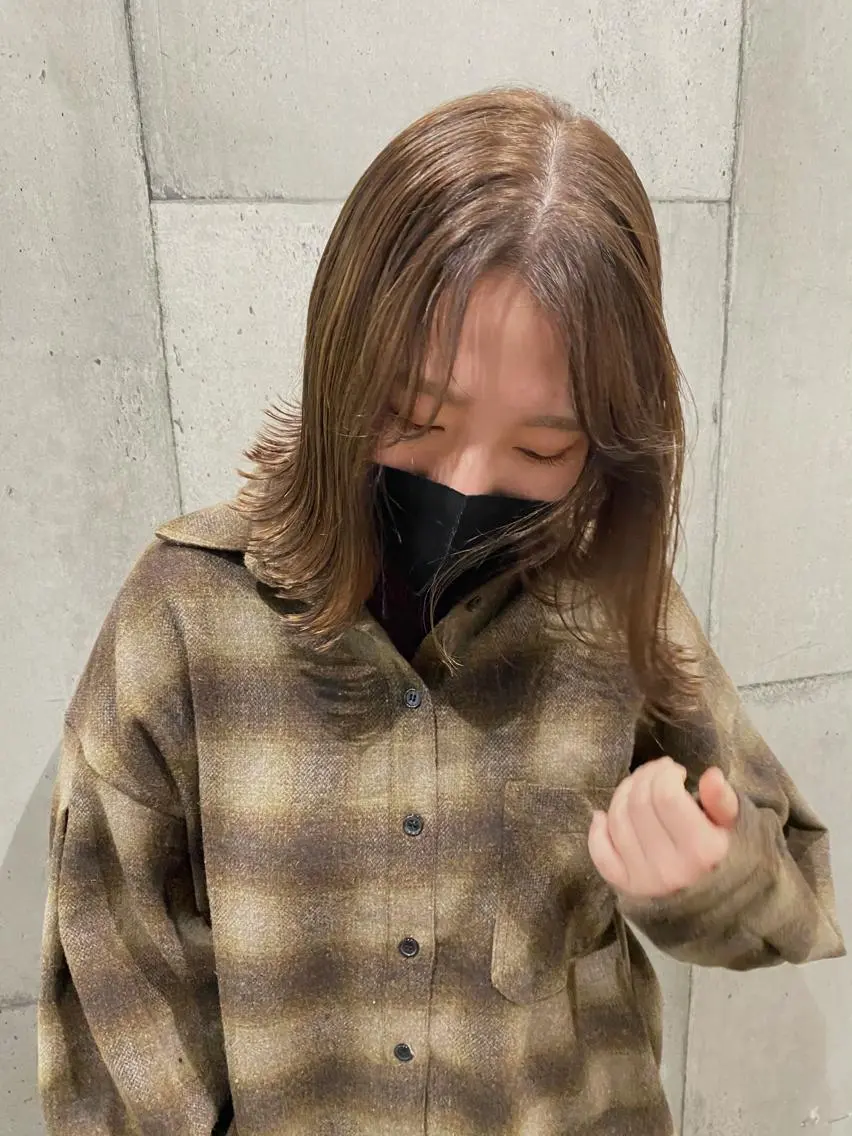 ミディアム カラー ヘアアレンジ 切りっぱなしボブ ハイライトカラー ボブ ハイライト カット ヘアカラー 東 寛道のヘアスタイル