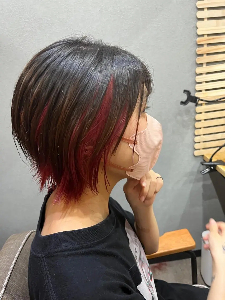 ショート カラー パーマ ヘアアレンジ メンズ ネイル マツエク・マツパ アイブロウ メンズハイライト メンズ韓国風 メンズメッシュ メンズパーマ メンズウルフカット 久木原 ゆりのヘアスタイル