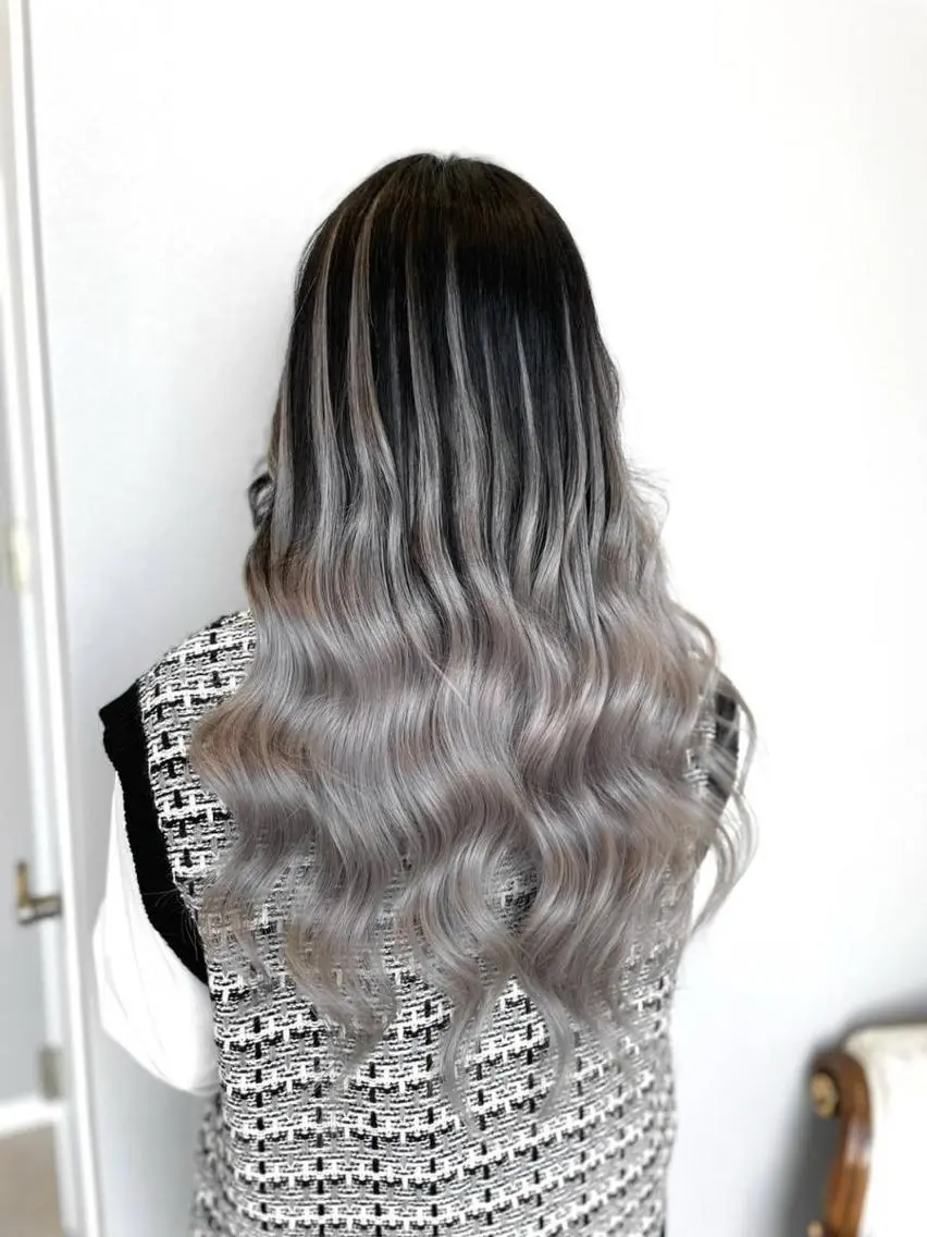 ロング KOSEI シールエクステのヘアスタイル