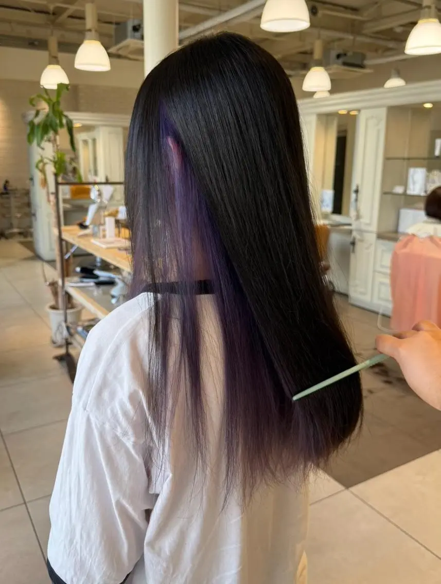 ロング カラー 黒髪 ブリーチ ケアブリーチ デザインカラー インナーカラー obje't cielのヘアスタイル
