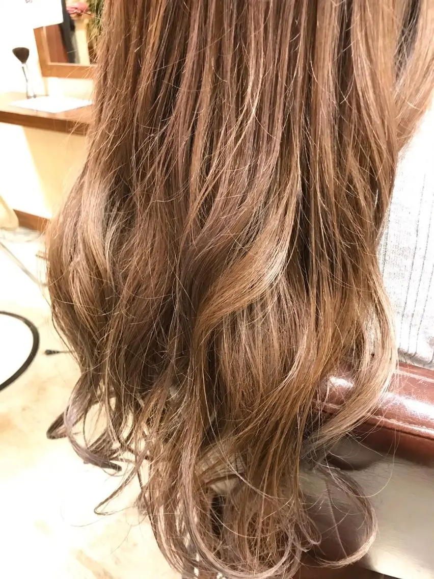 ロング カラー デザインカラー chill out 南塚口本店のヘアスタイル