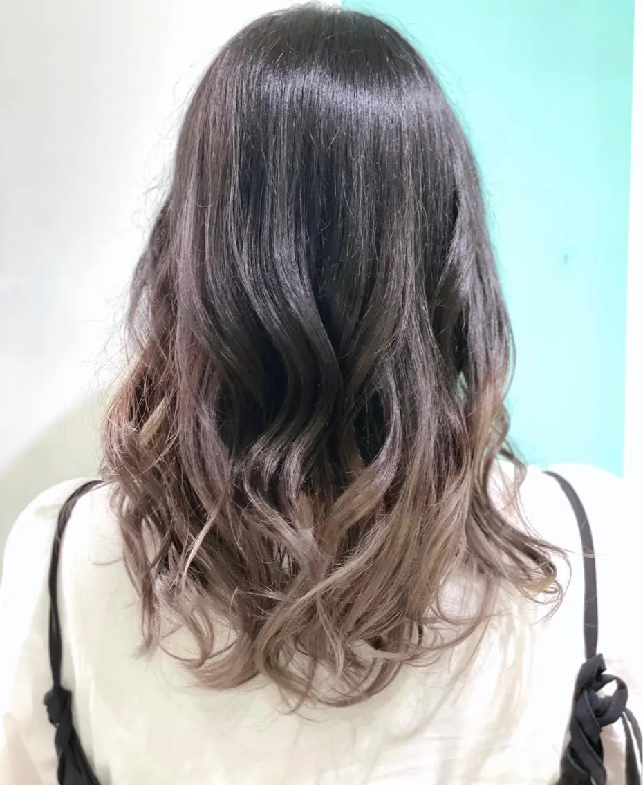 セミロング ヘアカラー 原 千景のヘアスタイル