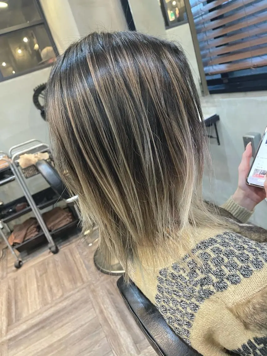 ミディアム カラー バレイヤージュ レイヤーカット カット ヘアカラー トリートメント La fith 店長 城谷颯人のヘアスタイル