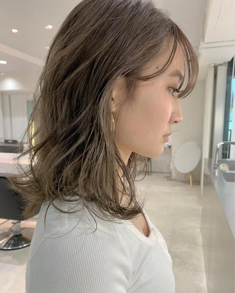 ミディアム カラー ヘアアレンジ ベージュカラー ブリーチ ミルクティーベージュ カット ヘアカラー トリートメント 🌿ショート🌿 パーマ🌿淳平のヘアスタイル