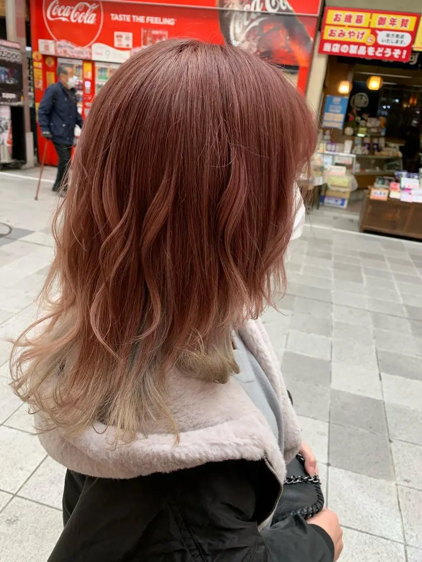 ミディアム カラー ヘアアレンジ ピンクカラー ヘアカラー 今村公介 ブリーチ特化、派手髪のヘアスタイル