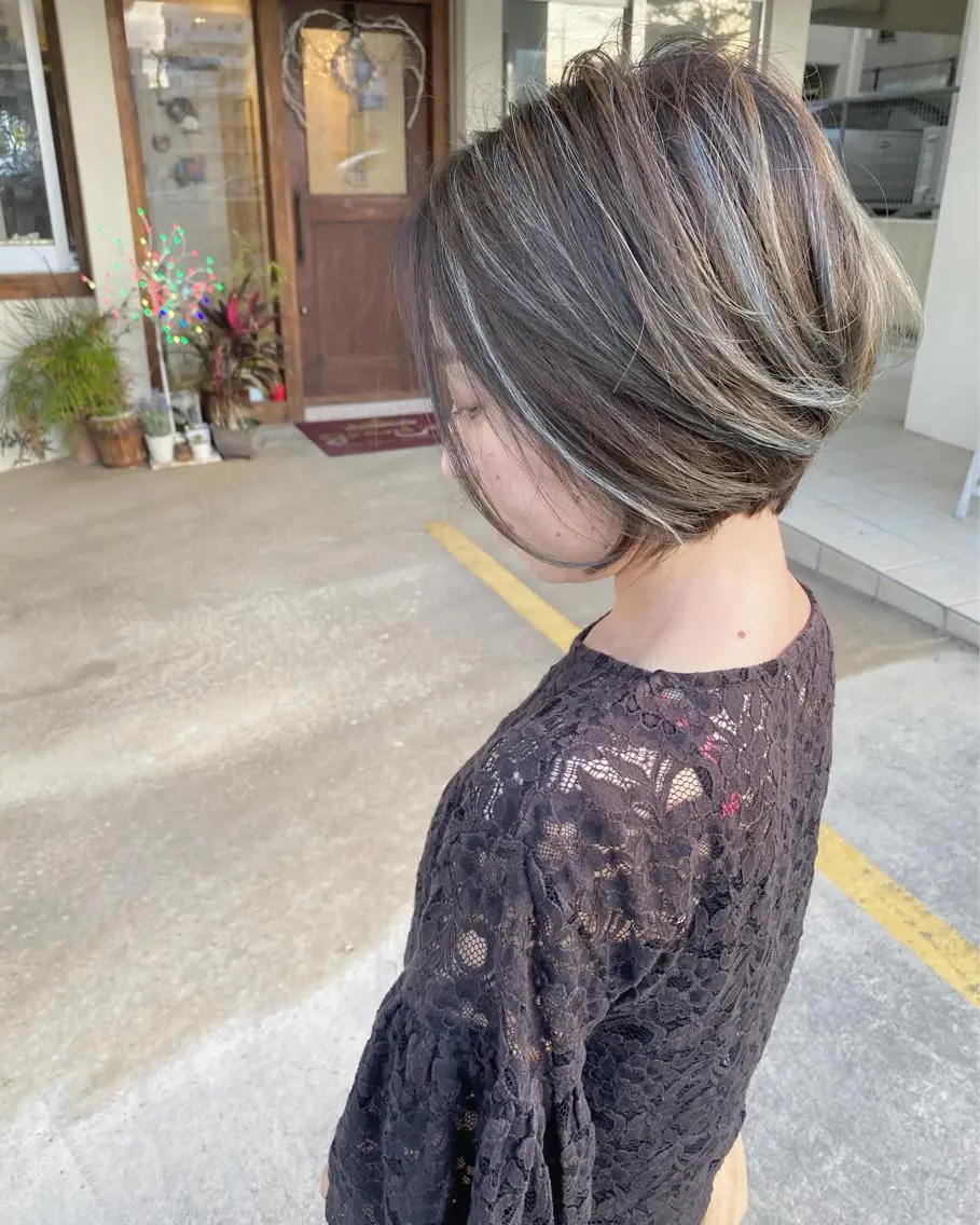 ミディアム カラー ハイライトカラー ハイライト ヘアカラー grand juteのヘアスタイル