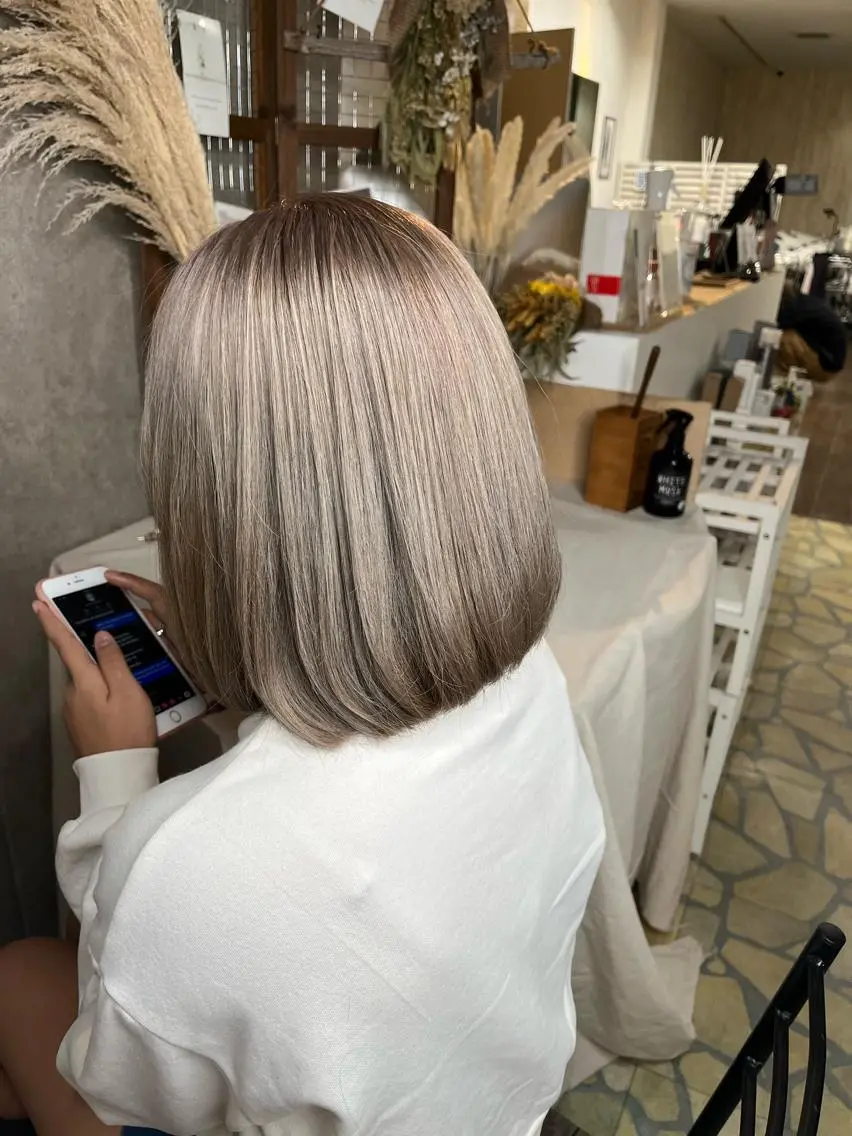 ミディアム ヘアカラー トリートメント エクステ・髪質改善・ ブリーチ・吉田大介のヘアスタイル