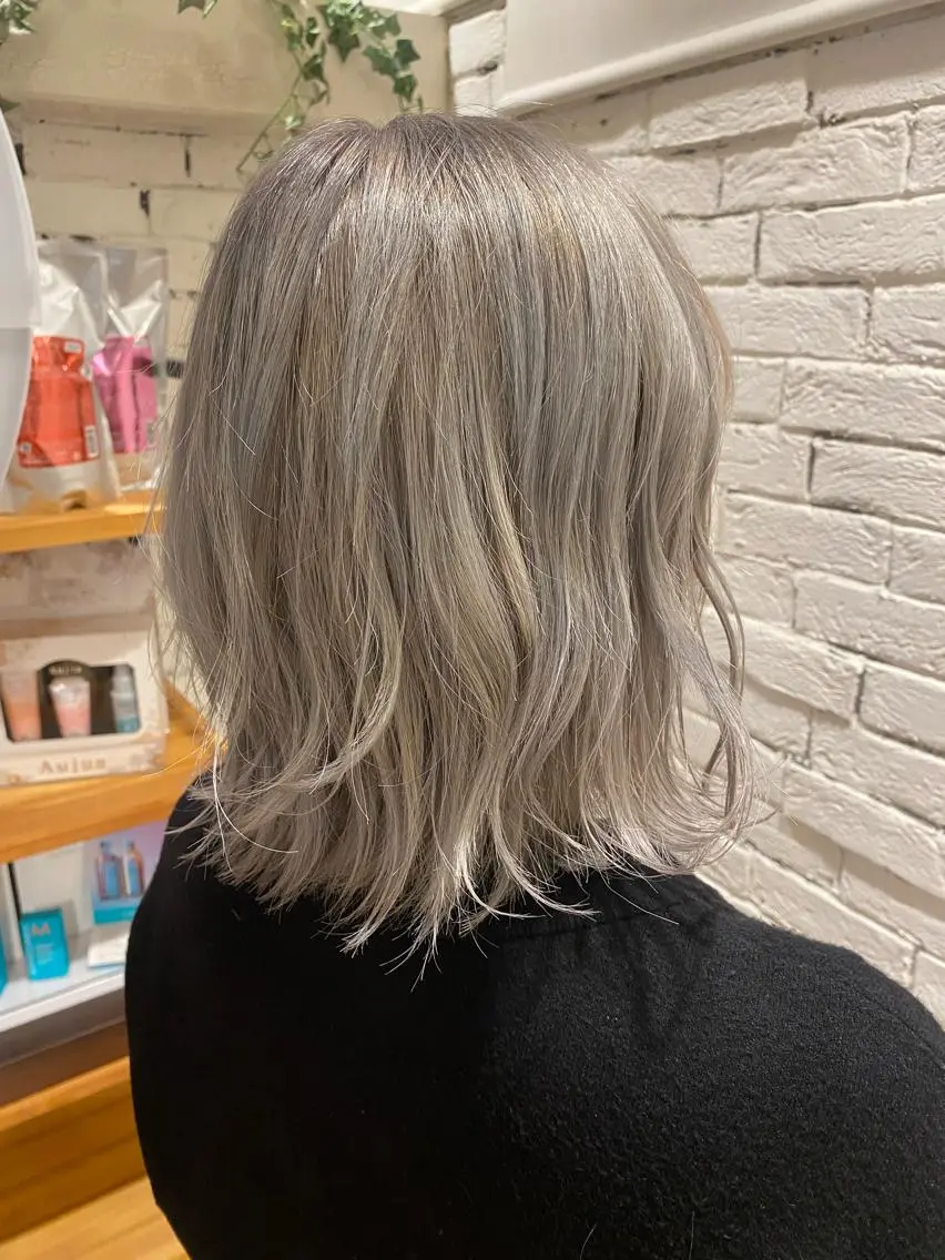 ミディアム カラー 前田 輝のヘアスタイル