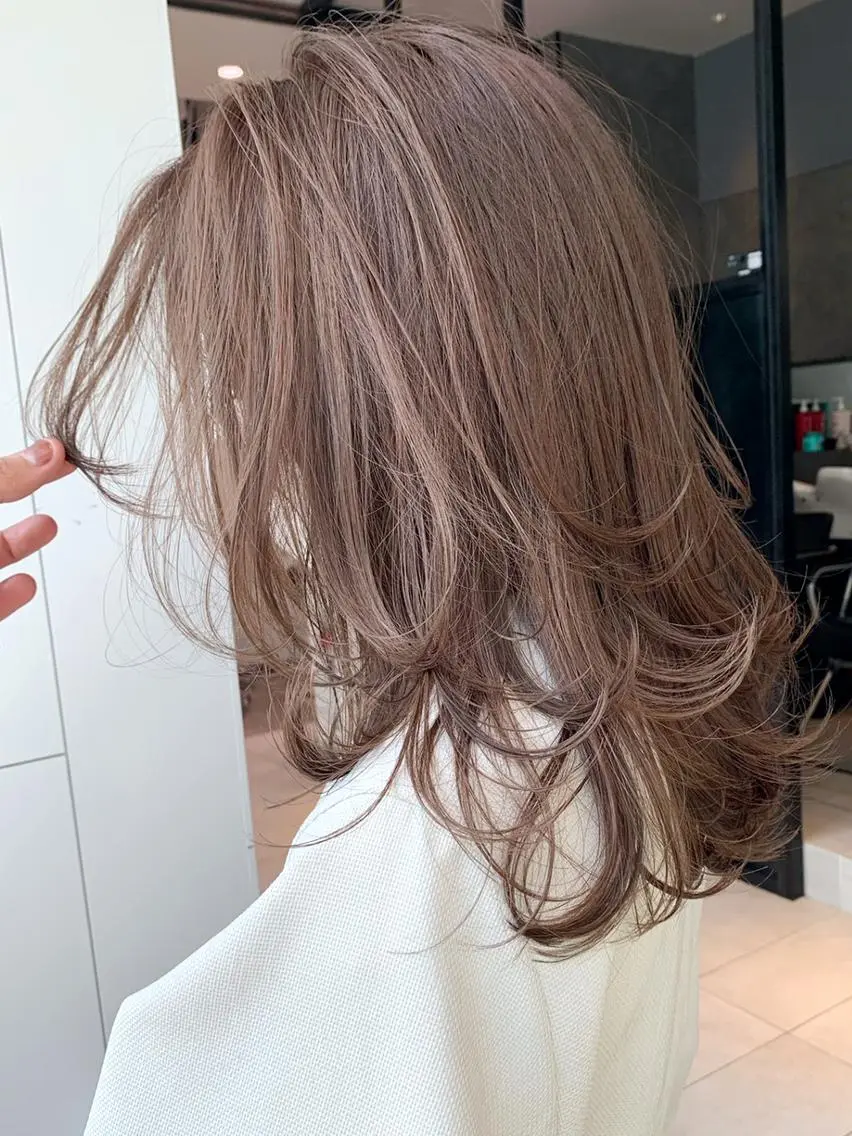 ミディアム カラー ヘアアレンジ パーマ レイヤーカット ITbyALBUM 藤沢店のヘアスタイル