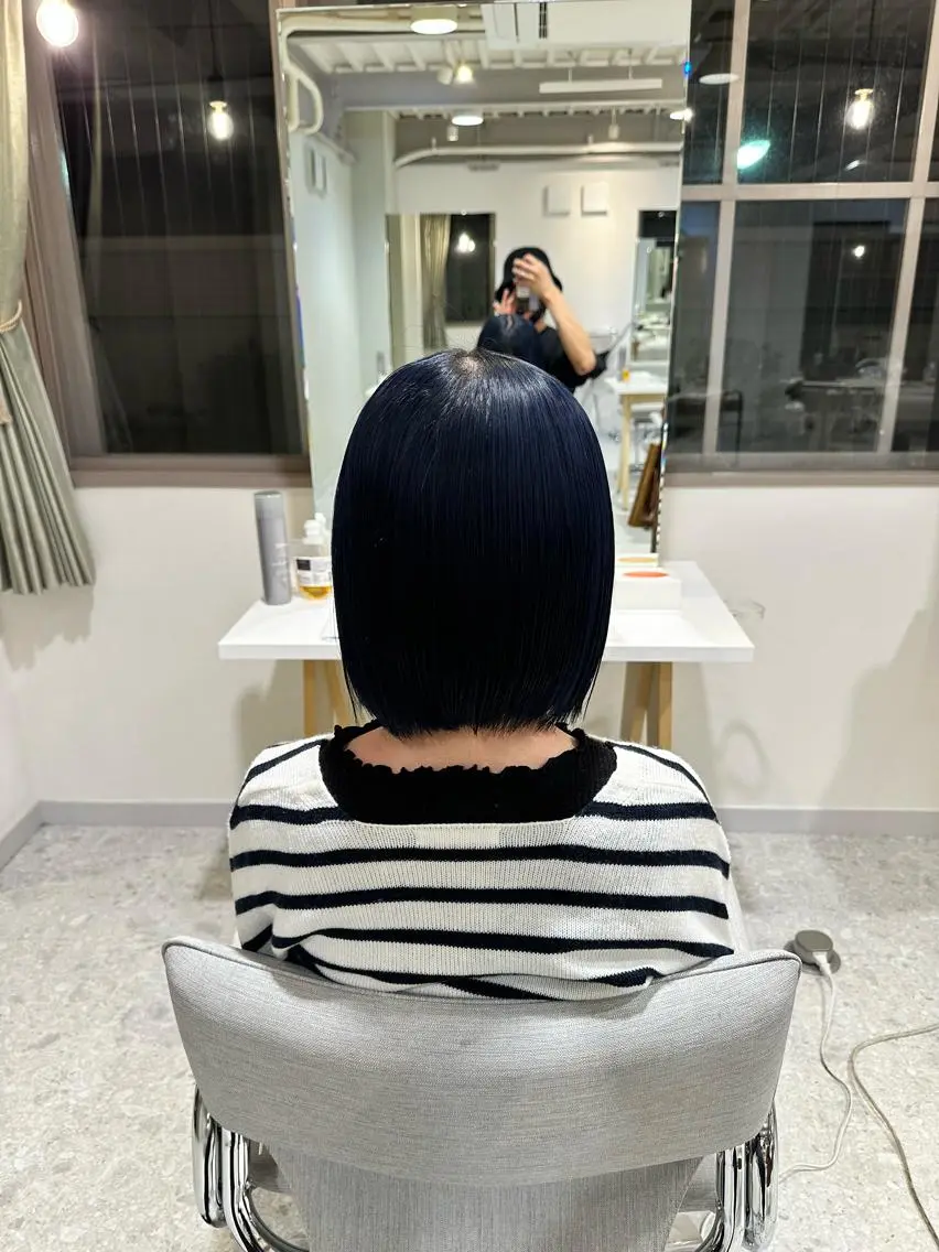 ショート カラー 黒髪 ブルーカラー ブルーブラック 馬渕 拓海のヘアスタイル