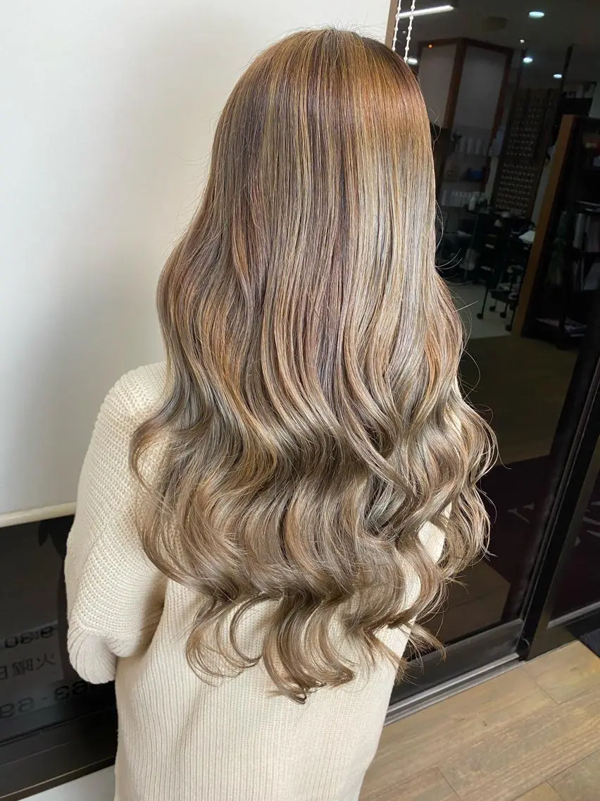 ロング カラー カット ヘアカラー トリートメント ブリーチカラー🫧 森　凪沙のヘアスタイル