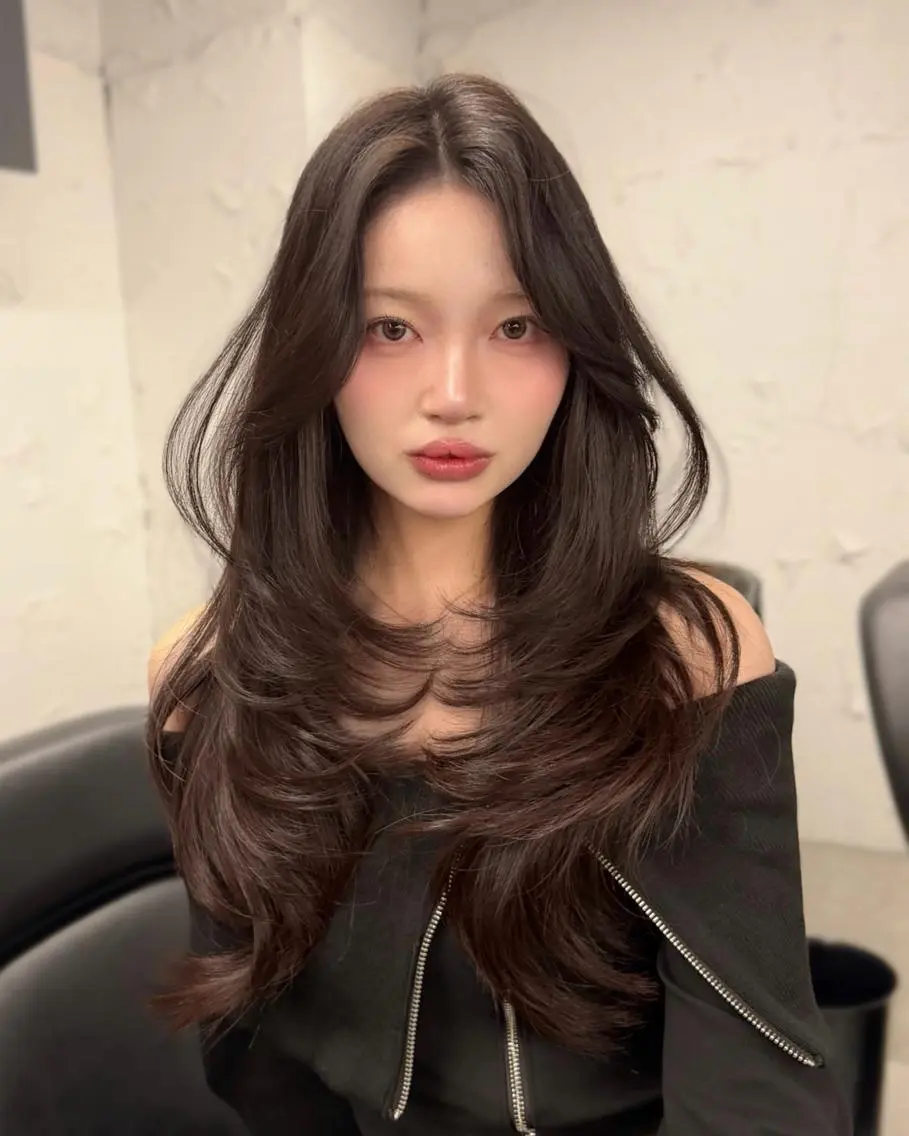 ロング カラー 大人っぽ韓国レディ レイヤー🤍渋谷のヘアスタイル